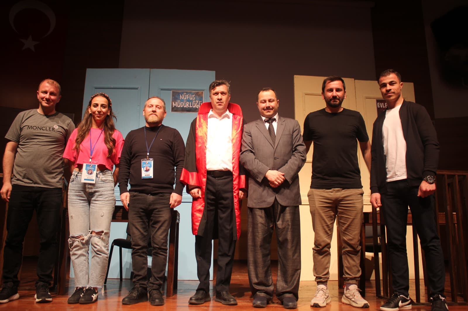 ”BİR MEMLEKET HİKAYESİ” SEYİRCİYLE BULUŞTU — fotoğraf 8