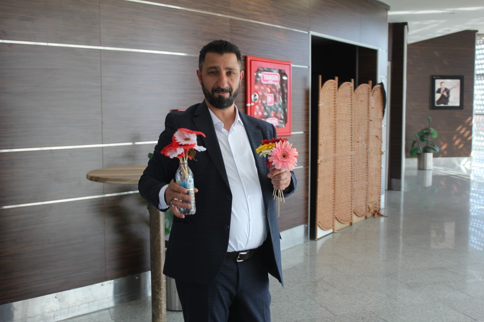 ”BİR MEMLEKET HİKAYESİ” SEYİRCİYLE BULUŞTU — fotoğraf 23