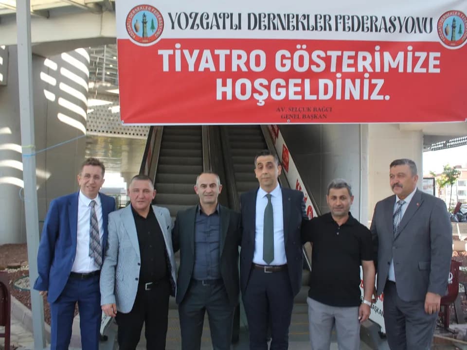 ”BİR MEMLEKET HİKAYESİ” SEYİRCİYLE BULUŞTU — fotoğraf 24