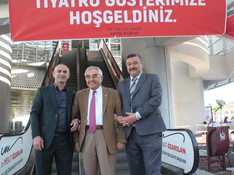 ”BİR MEMLEKET HİKAYESİ” SEYİRCİYLE BULUŞTU — fotoğraf 25