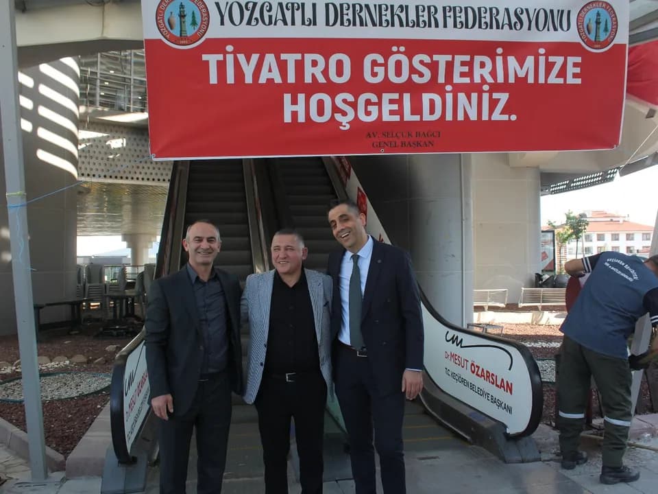 ”BİR MEMLEKET HİKAYESİ” SEYİRCİYLE BULUŞTU — fotoğraf 28