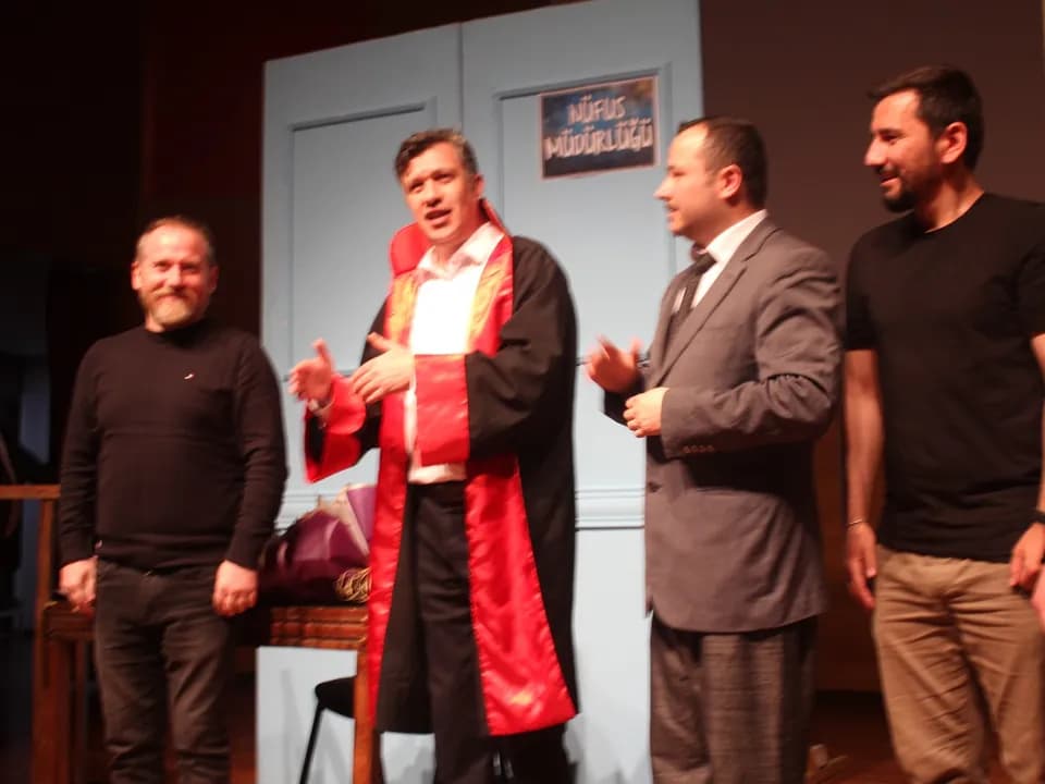 ”BİR MEMLEKET HİKAYESİ” SEYİRCİYLE BULUŞTU — fotoğraf 34