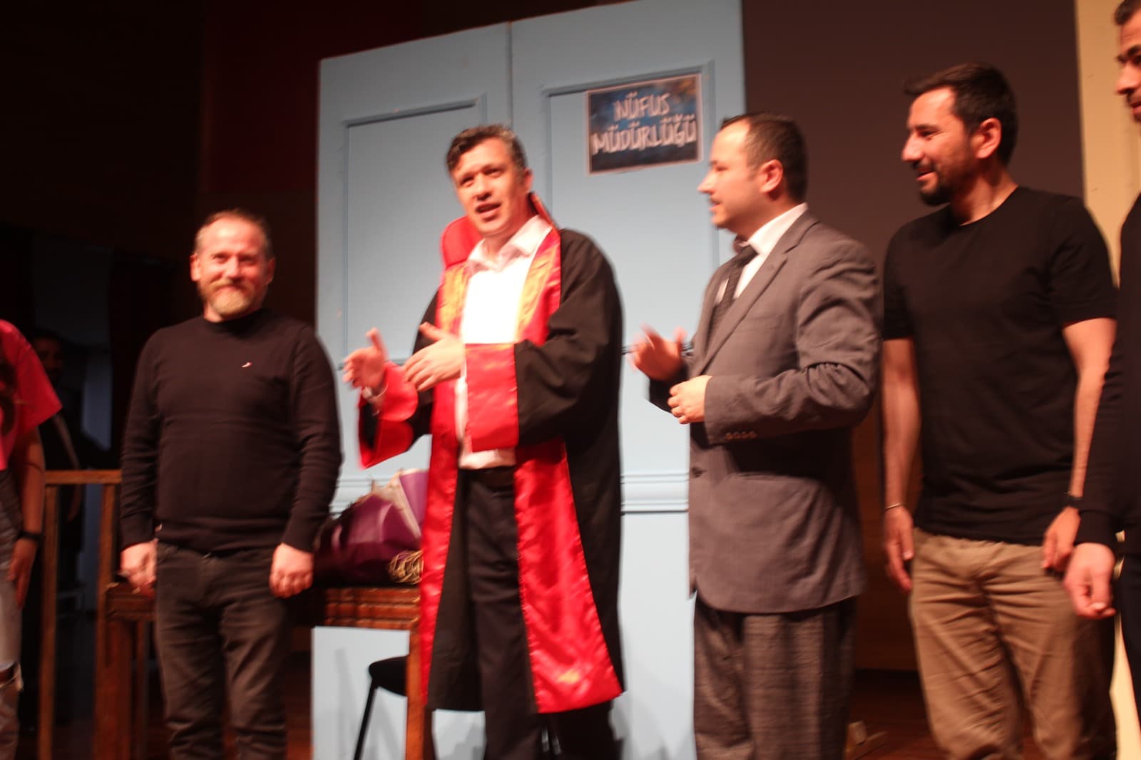 ”BİR MEMLEKET HİKAYESİ” SEYİRCİYLE BULUŞTU — fotoğraf 34