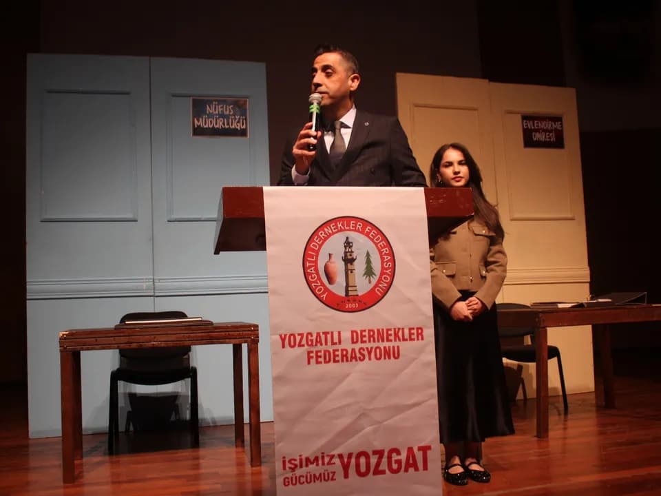 ”BİR MEMLEKET HİKAYESİ” SEYİRCİYLE BULUŞTU — fotoğraf 46