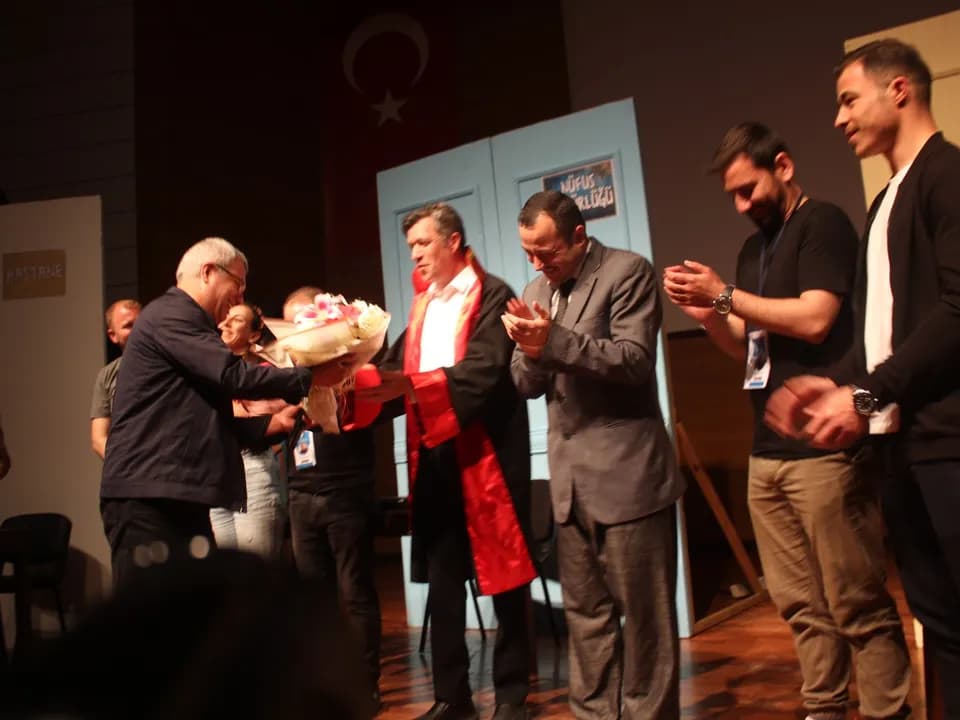 ”BİR MEMLEKET HİKAYESİ” SEYİRCİYLE BULUŞTU — fotoğraf 48