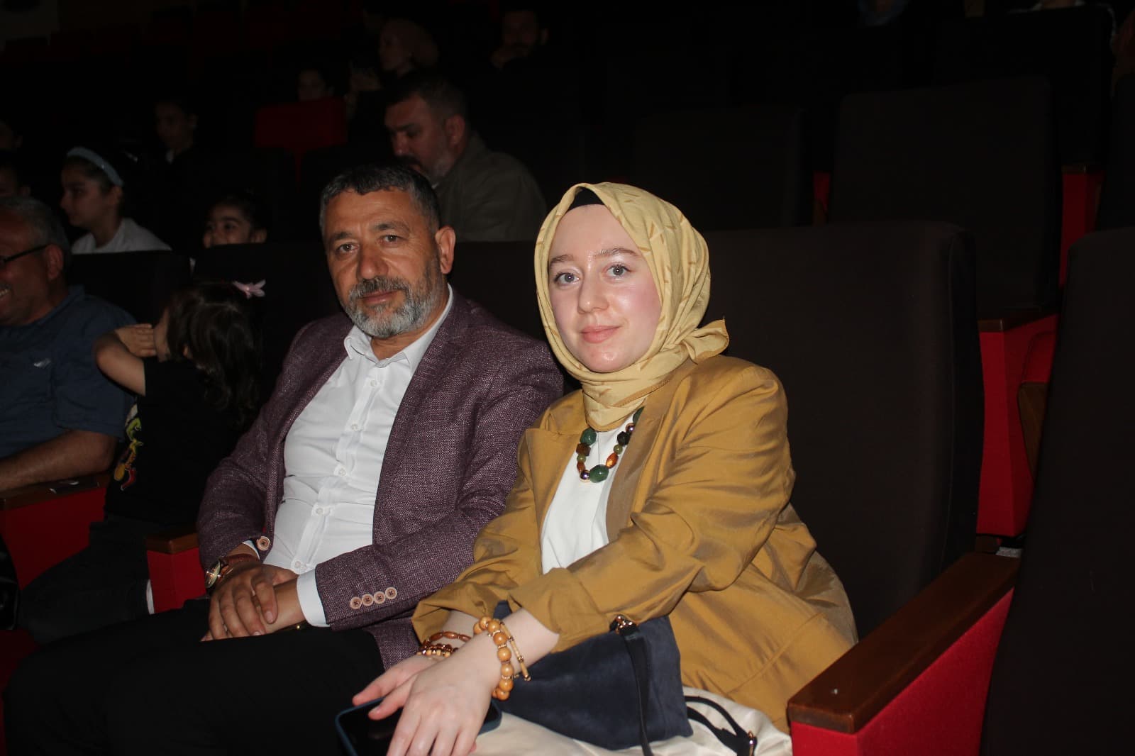 ”BİR MEMLEKET HİKAYESİ” SEYİRCİYLE BULUŞTU — fotoğraf 51