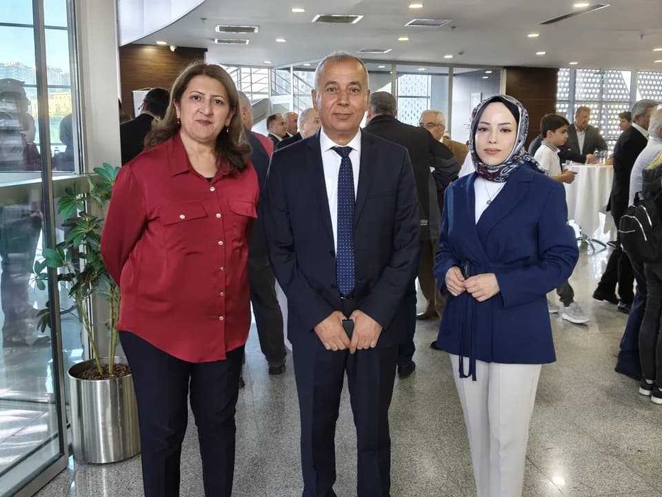 ”BİR MEMLEKET HİKAYESİ” SEYİRCİYLE BULUŞTU — fotoğraf 74